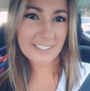 Meet your Posher, Kelli